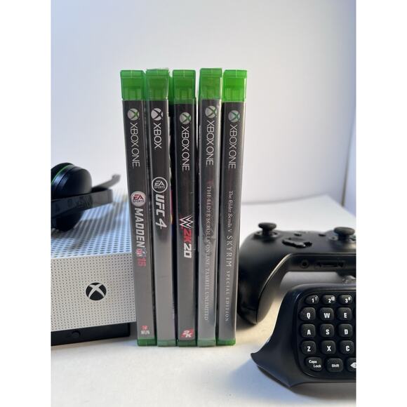 Microsoft Xbox One S 500GB 1681 - White + 4 Games & More - Tested - Picture 3 of 12